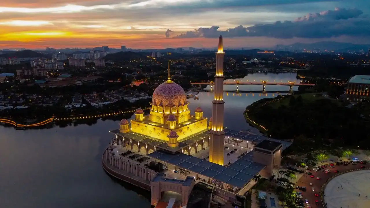 Essential Malay Conjunctions For Connecting Sentences